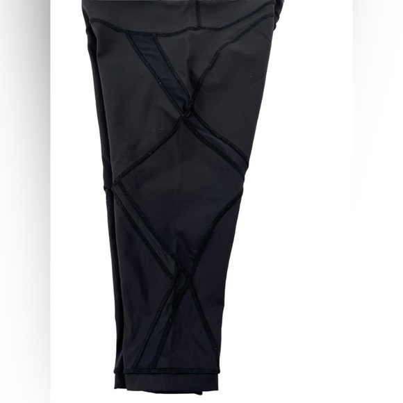 Lululemon Women’s Black Capri Legging Size 6 - Picture 11 of 11